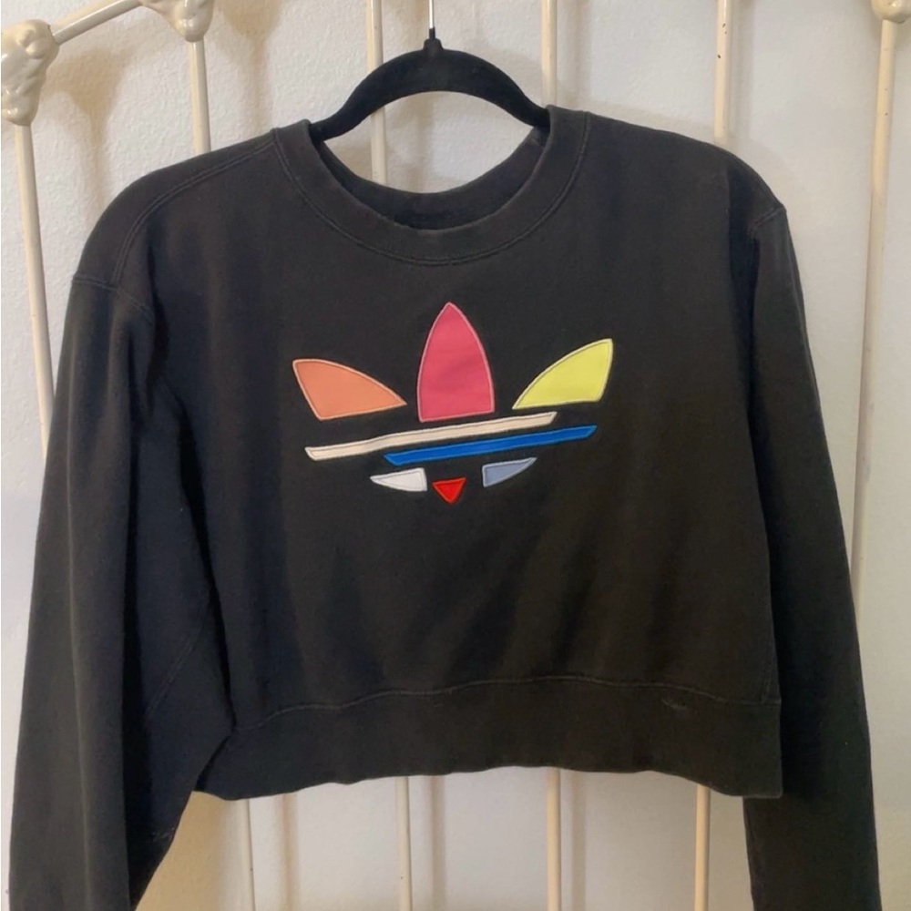 NEW WITHOUT TAGS: Adidas Crop Crewneck Sweatshirt